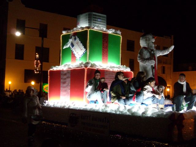 1st Prize Float : Holiday Parade